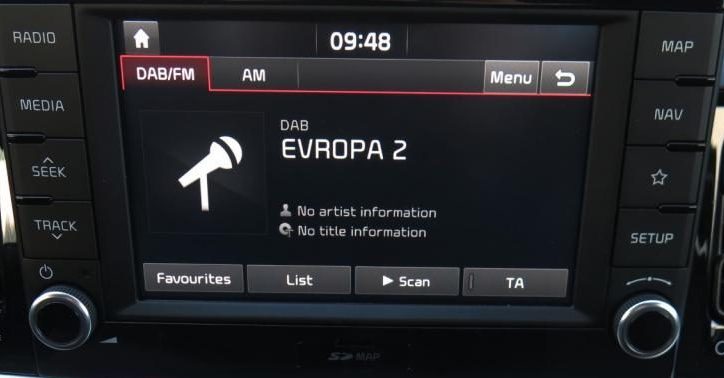 Menu caché de la radio AM Hyundai Kia DAB / FM.  Paramètre Android secret.